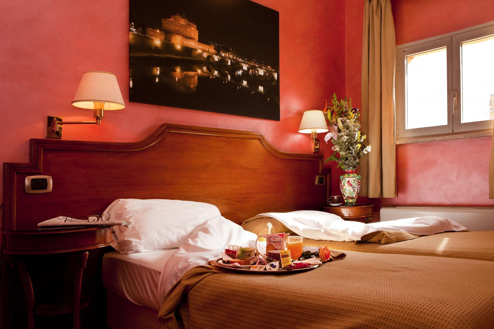 Kent Hotel 3*
